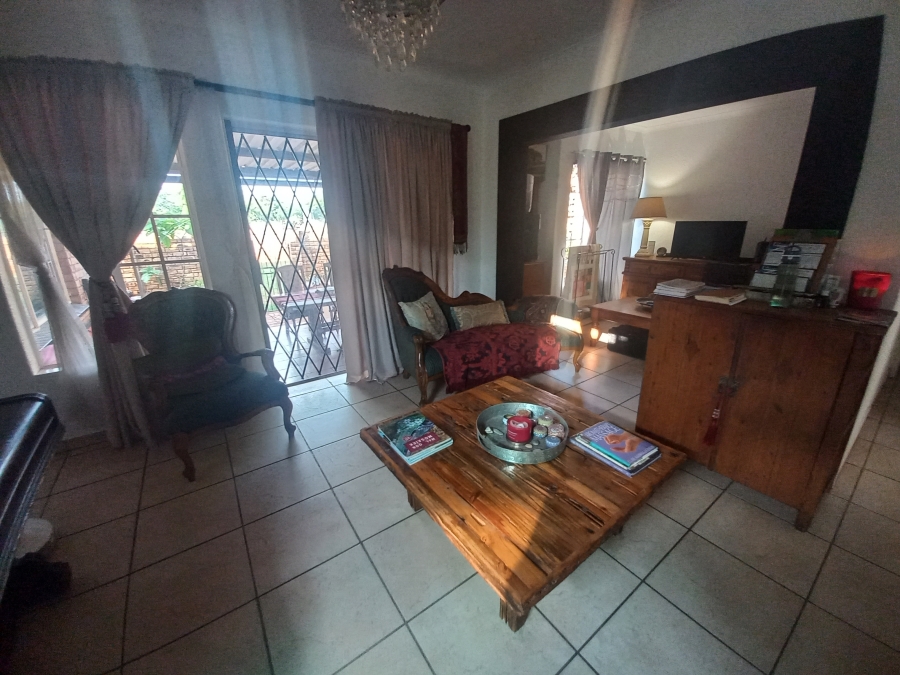 3 Bedroom Property for Sale in Safari Gardens North West